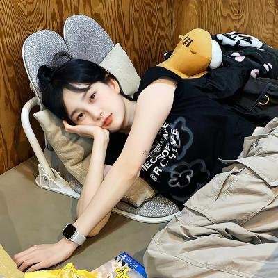 三个盗贼和狮子