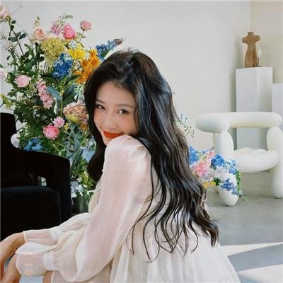 重生后，她转身投入死对头怀抱